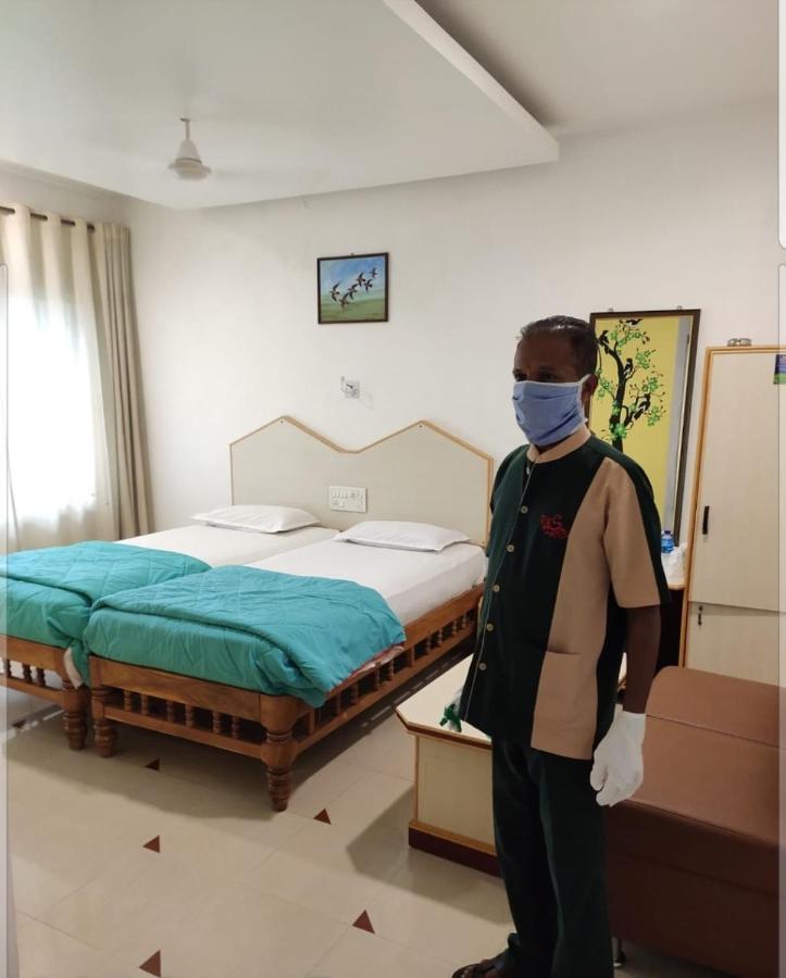 Hotel Sharada International Udupi Bagian luar foto
