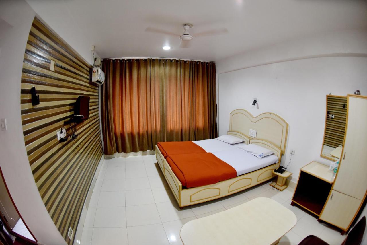 Hotel Sharada International Udupi Bagian luar foto