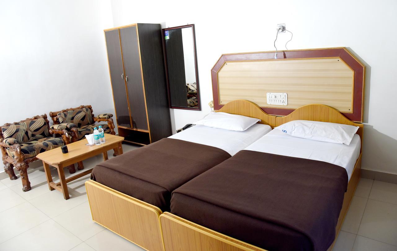 Hotel Sharada International Udupi Bagian luar foto