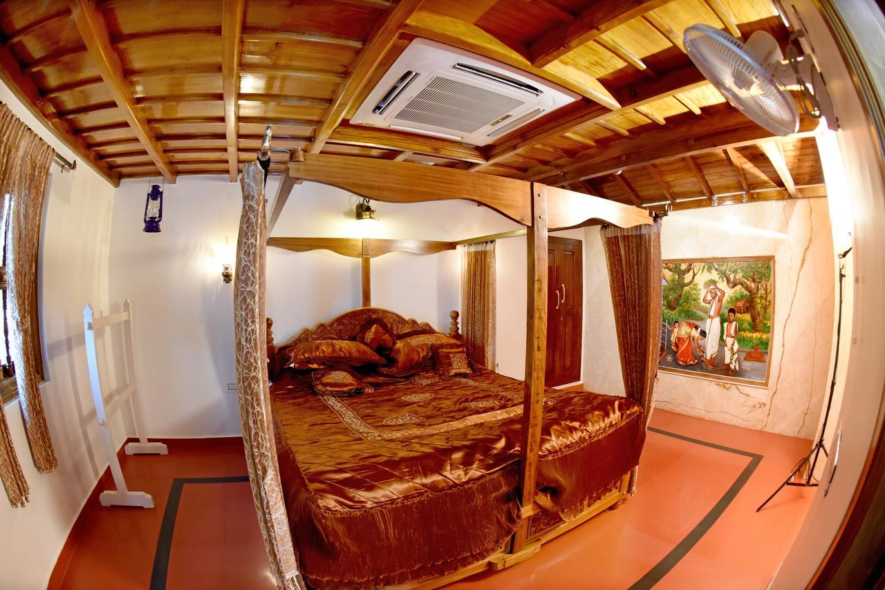 Hotel Sharada International Udupi Bagian luar foto