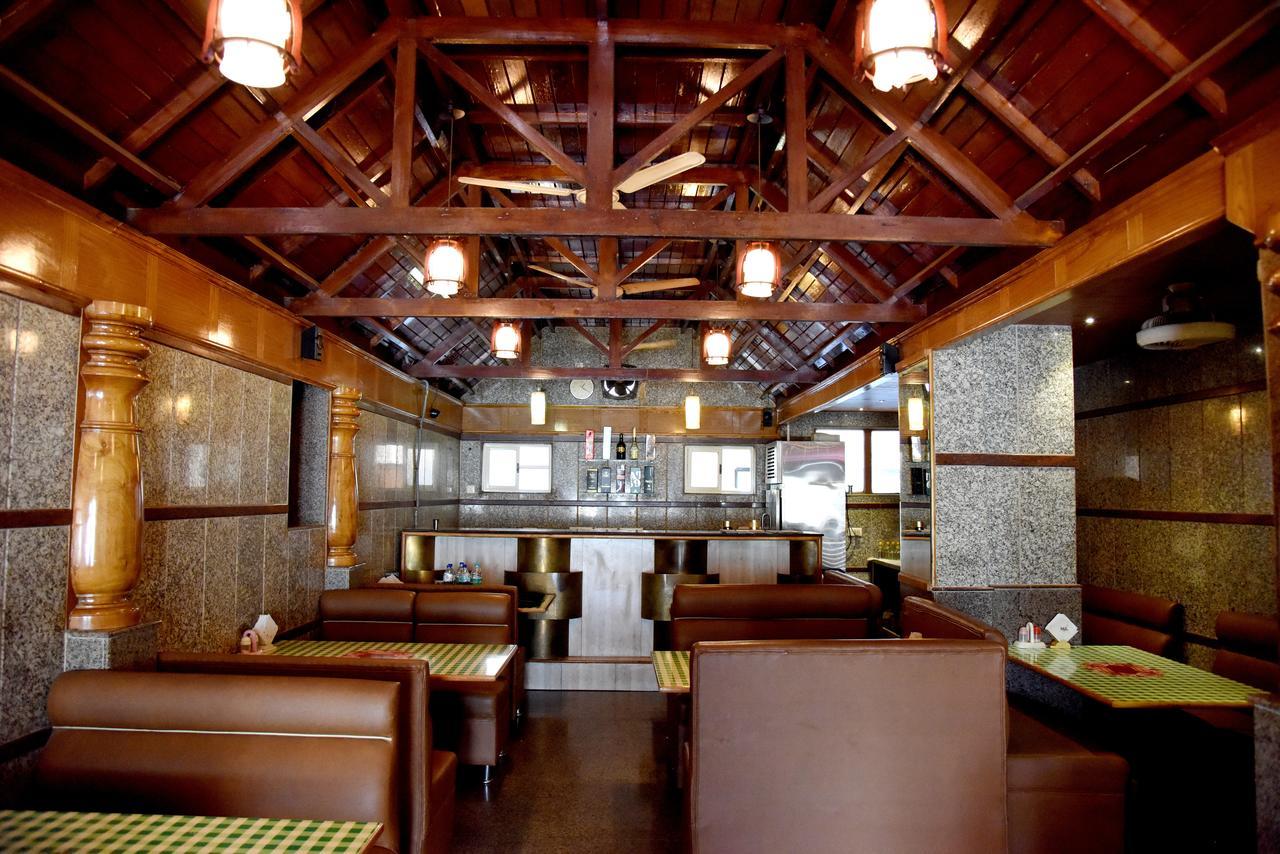 Hotel Sharada International Udupi Bagian luar foto