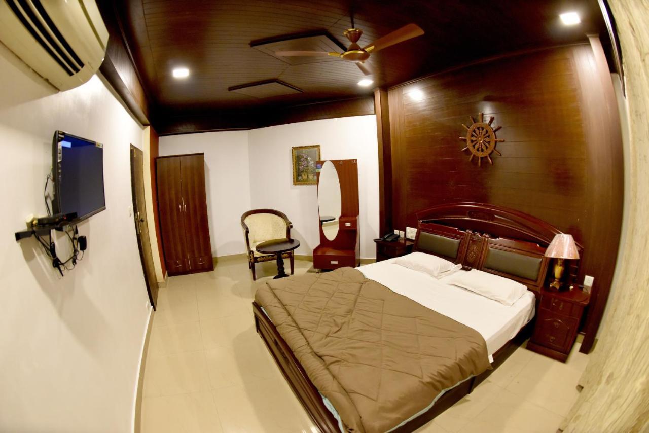 Hotel Sharada International Udupi Bagian luar foto