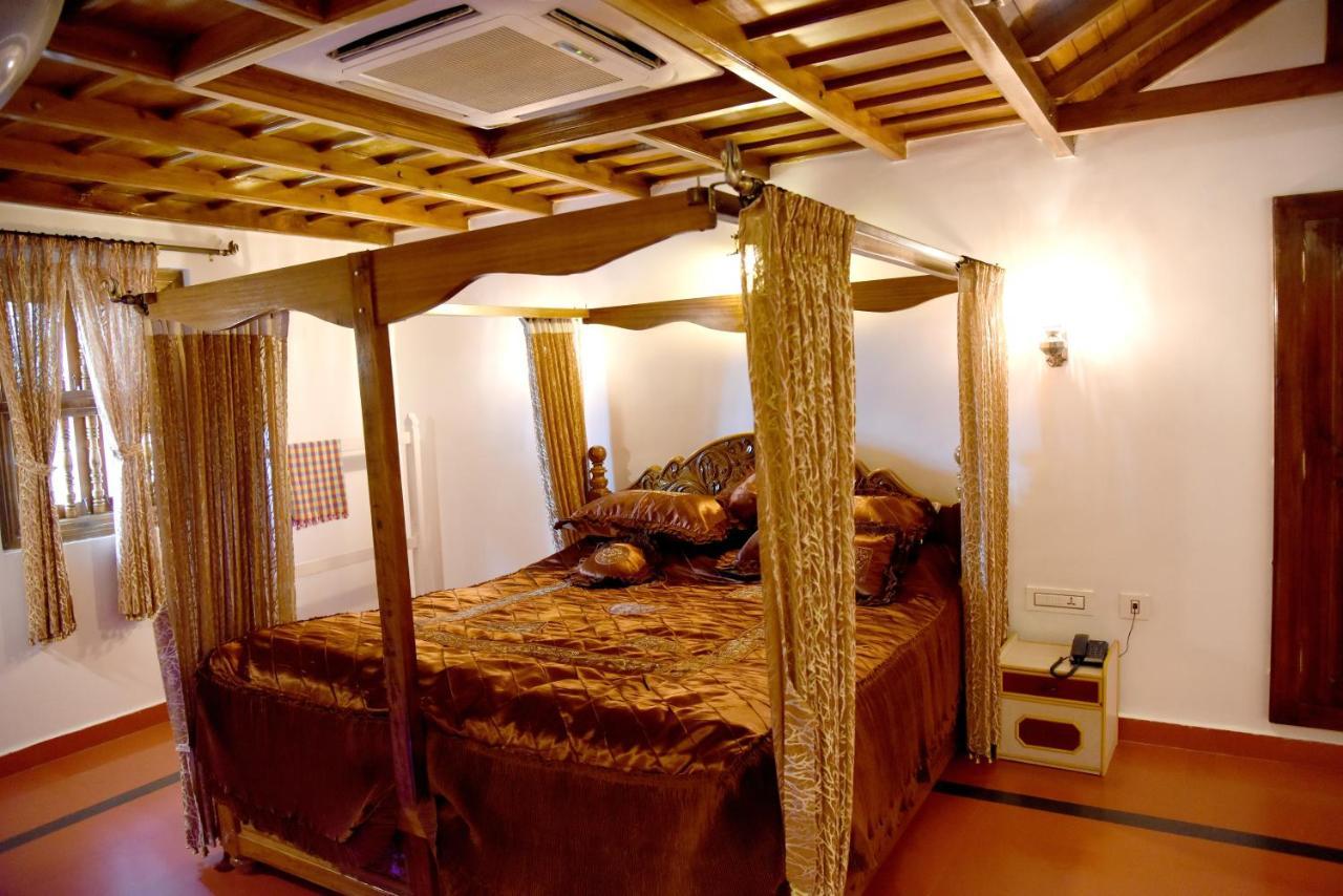 Hotel Sharada International Udupi Bagian luar foto